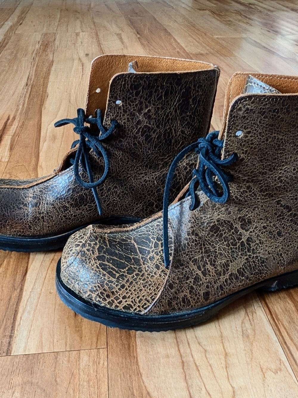 Cydwoq Women's Sin Handmade Leather BootS Size 36 NWOT